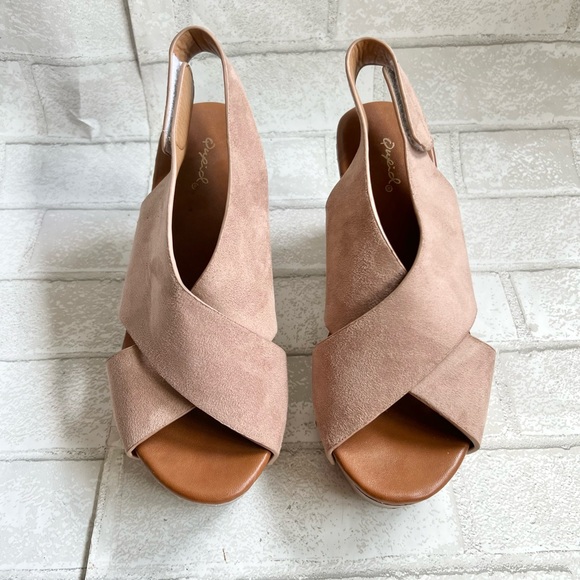 Faux wood and mauve suede platform heels - Picture 2 of 9